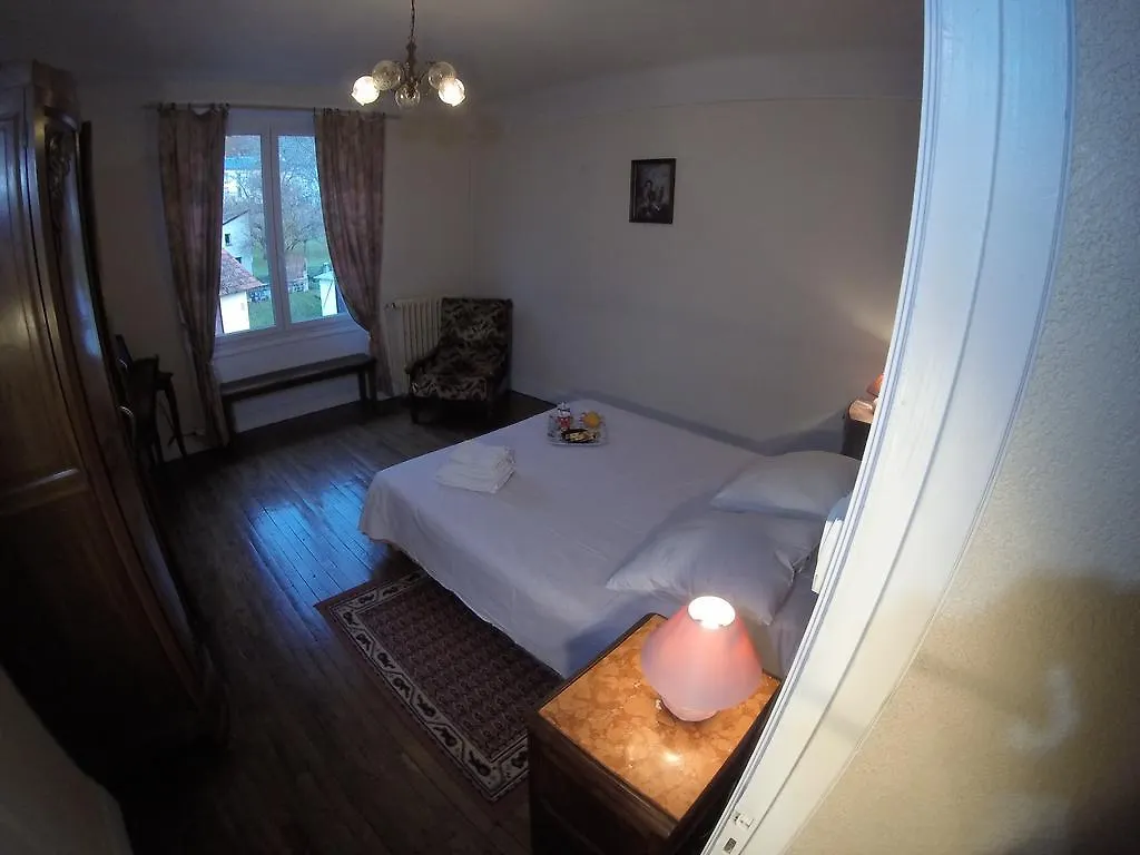 Les Glycines Apartment Vic-sur-Cere